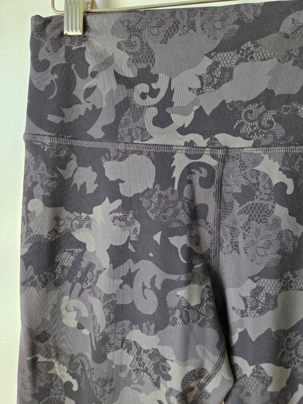 NWT LULULEMON WUNDER TRAIN PRINTED LEGGING HI RISE TIGHT 28" SIZE 10 / M - Picture 6 of 14
